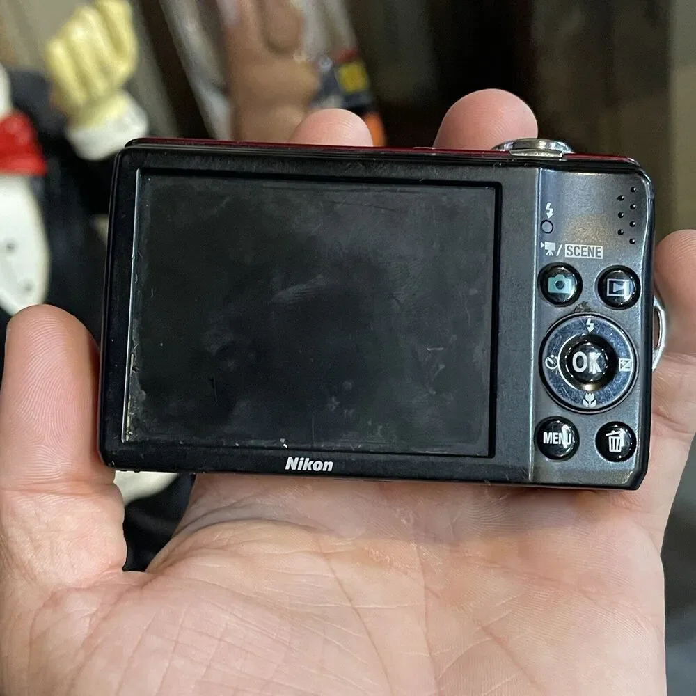 Nikon Coolpix L22 12MP 3.6x Optical Zoom Red Digital Camera For PARTS OR REPAIR